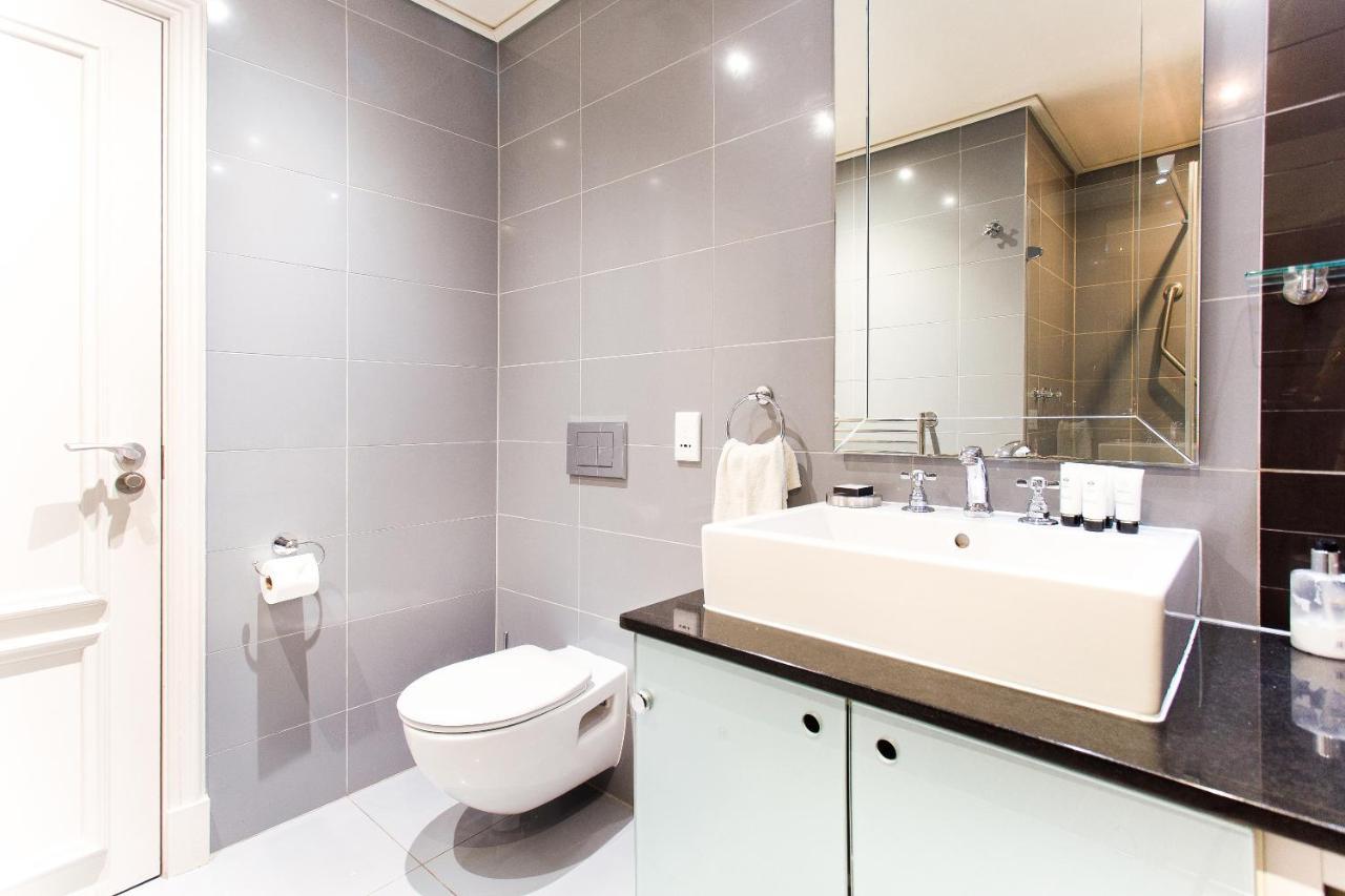 318 - 1bdr Close To V&a Waterfront Apartment *